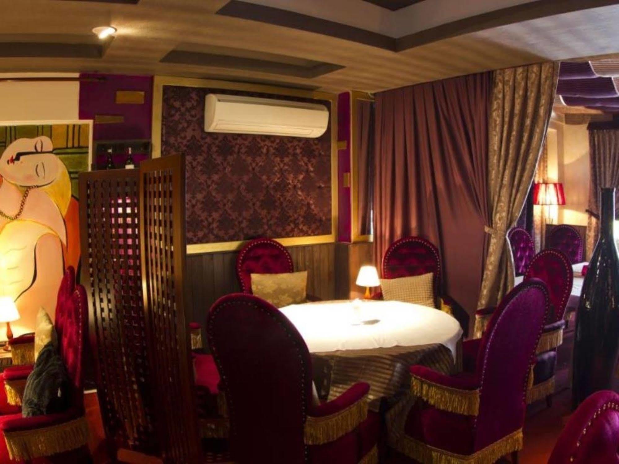 Crown Diamond Hotel - Phu My Hung District 7 Hô Chi Minh-Ville Extérieur photo